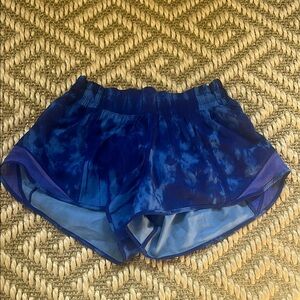 NWOT blue tie dye lululemon hotty hot shorts